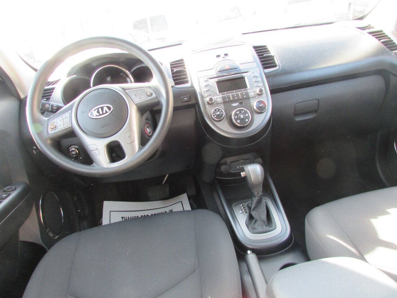 Used 2011 Kia Soul + w/ Audio Pkg FWD image 31
