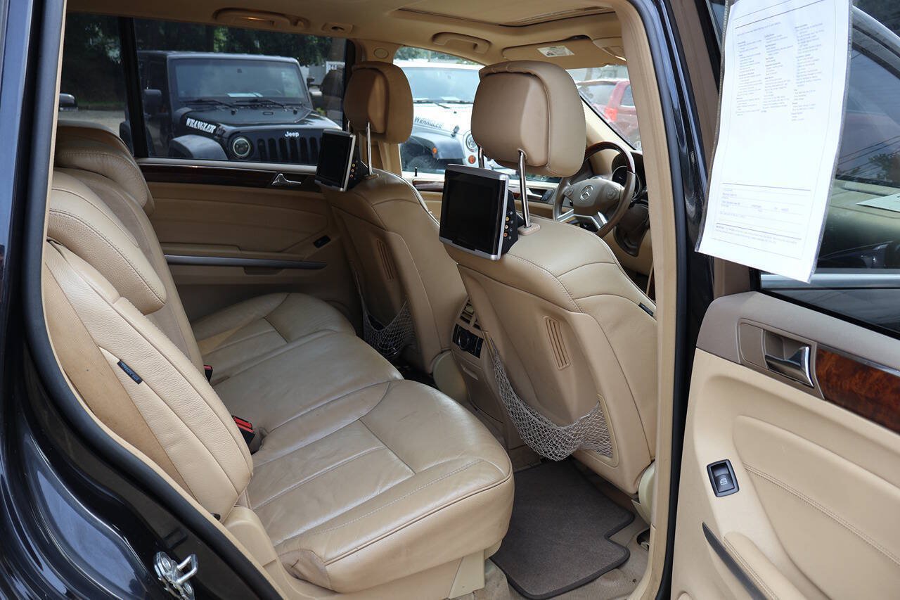 Used 2011 Mercedes-Benz GL 550 4MATIC image 27