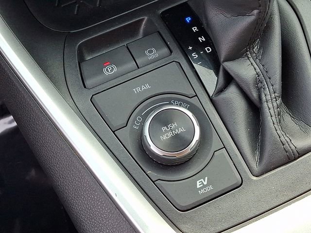 Used 2023 Toyota RAV4 SE image 27