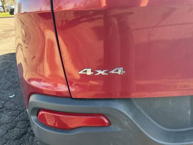 Used 2016 Jeep Cherokee Limited image 33