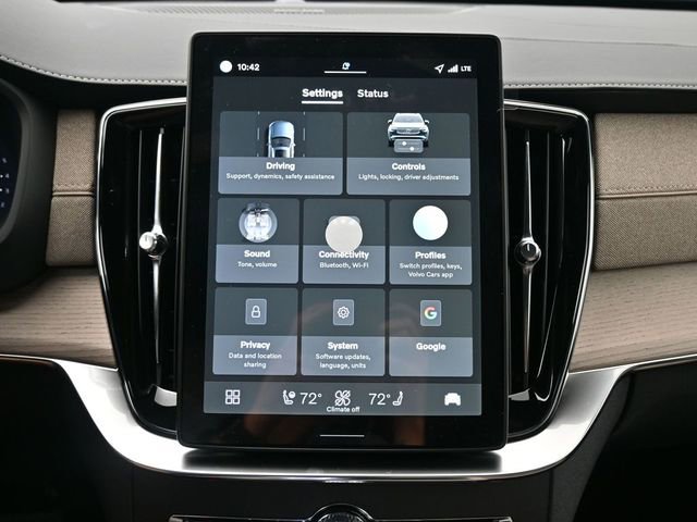 New 2026 Volvo XC90 B6 Plus w/ Protection Package Premier image 16