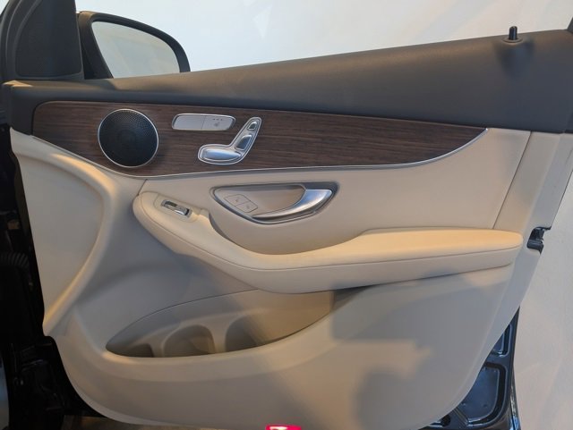 Used 2022 Mercedes-Benz GLC 300 4MATIC image 31