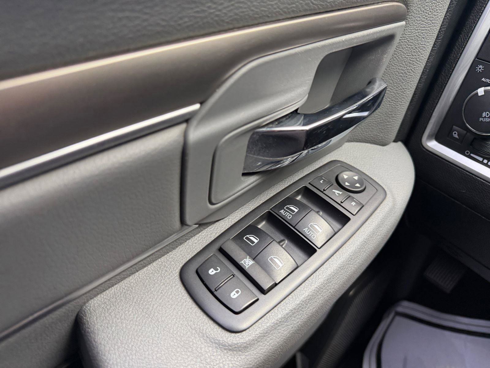 Used 2017 RAM 1500 Big Horn image 24