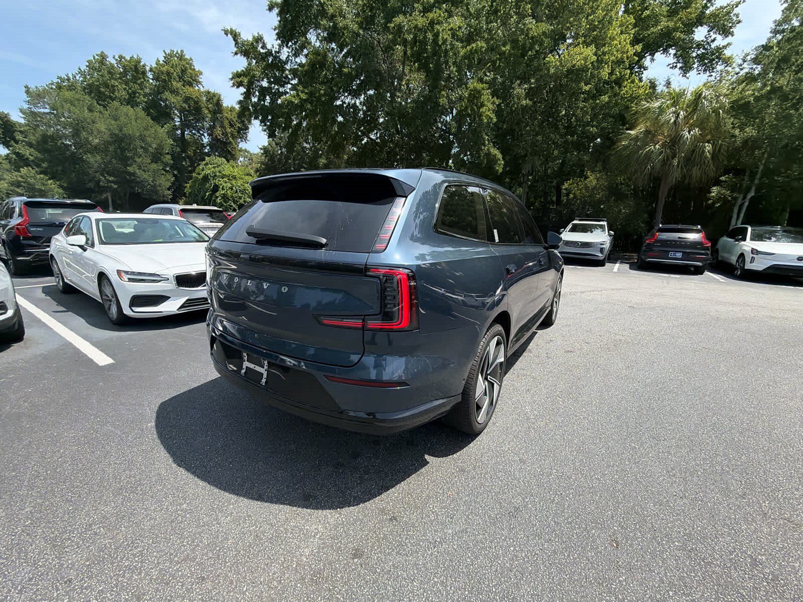 Used 2025 Volvo EX90 Ultra AWD/4WD image 13