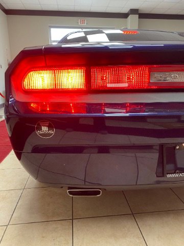Used 2014 Dodge Challenger SXT image 23