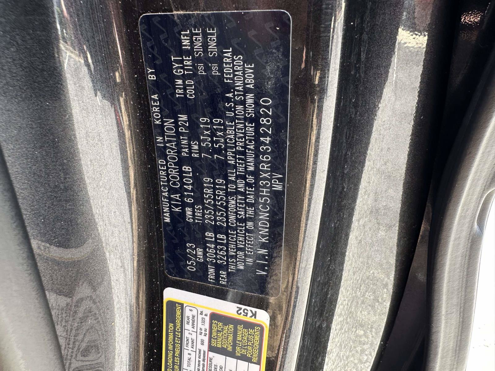 Used 2024 Kia Carnival EX FWD image 31