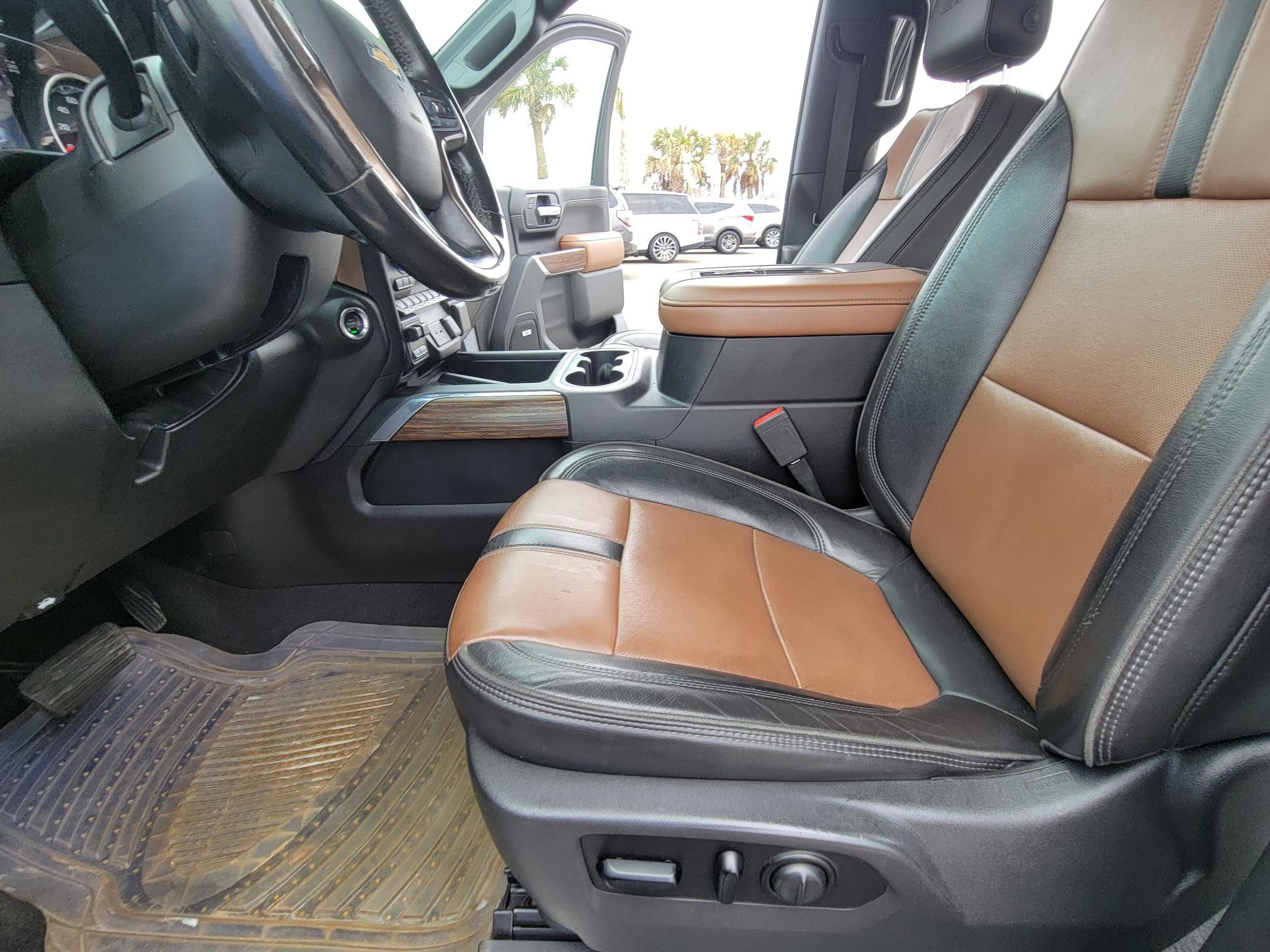 Used 2020 Chevrolet Silverado 3500 High Country image 30