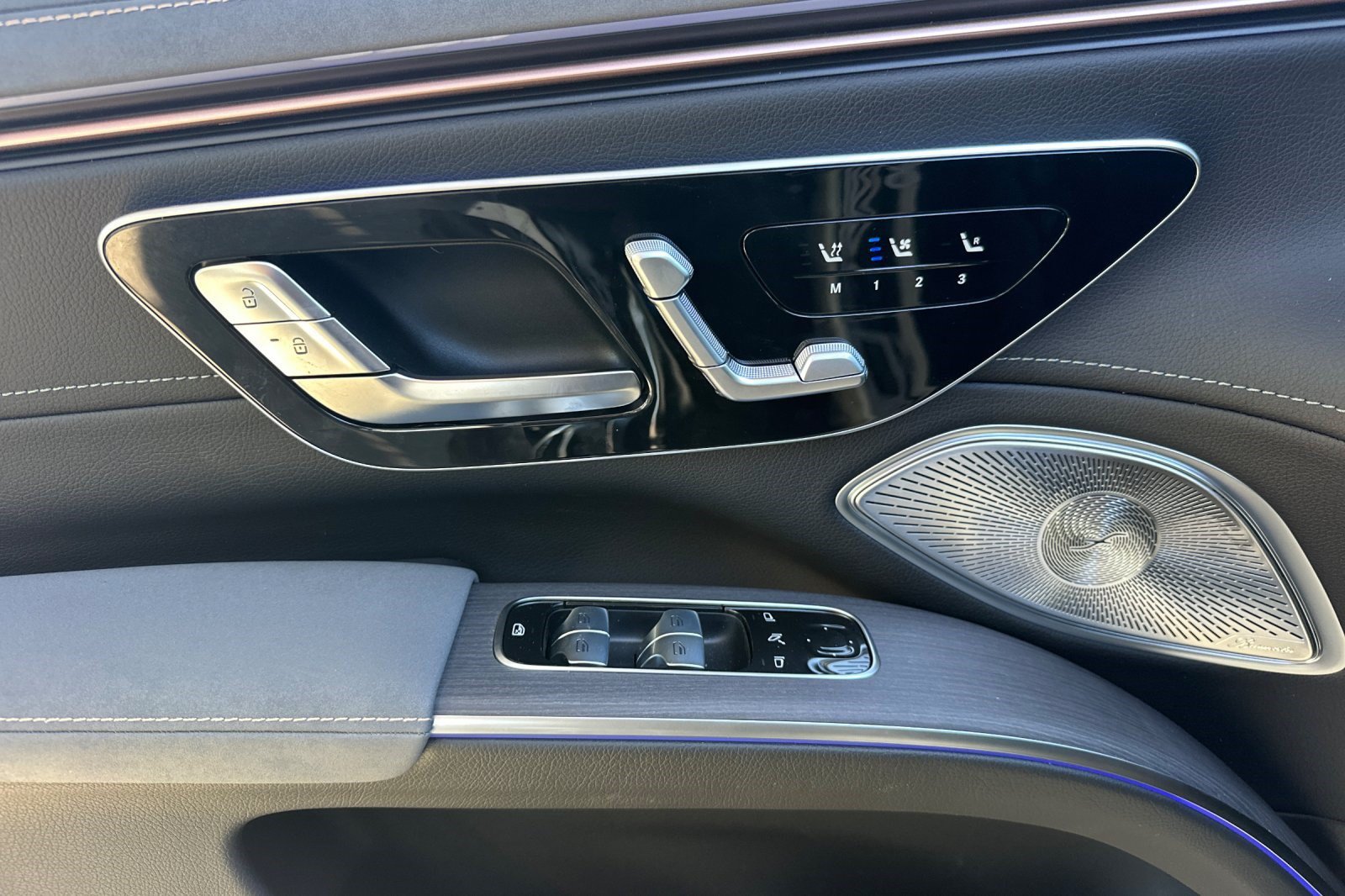 New 2027 Mercedes-Benz EQS 400 4MATIC SUV image 14