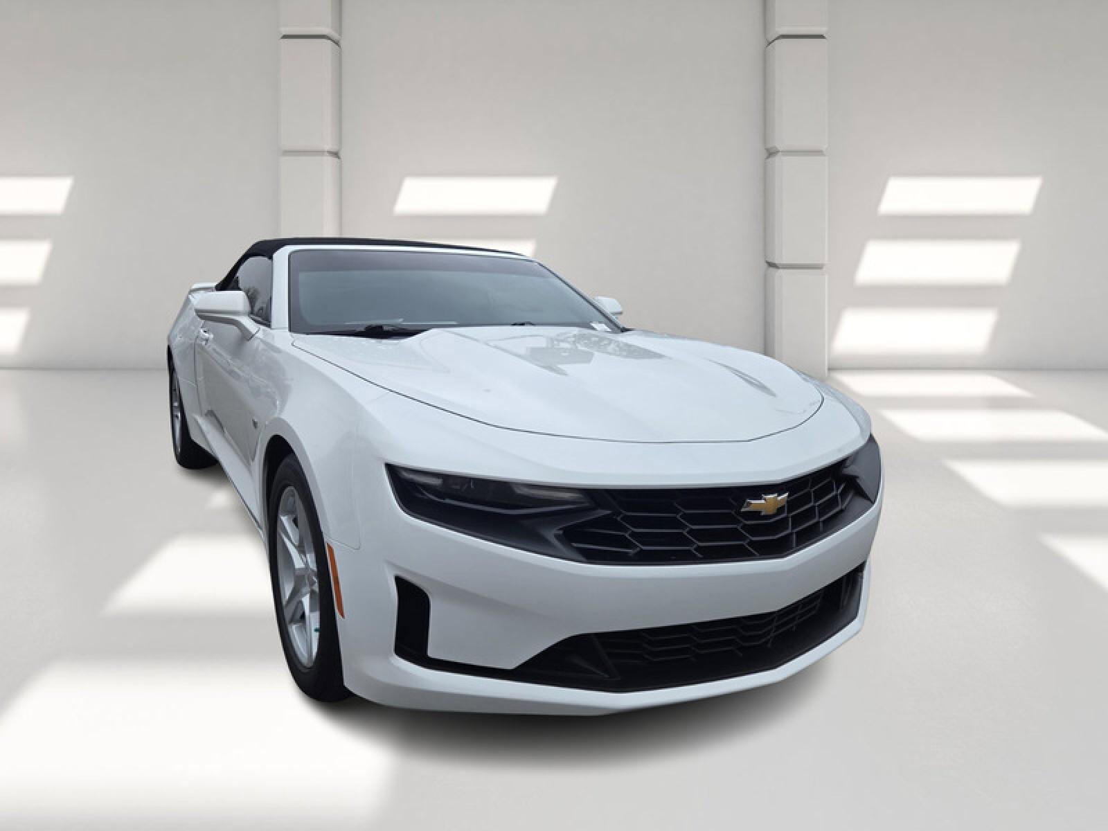 Used 2024 Chevrolet Camaro LT w/ Technology Package image 3