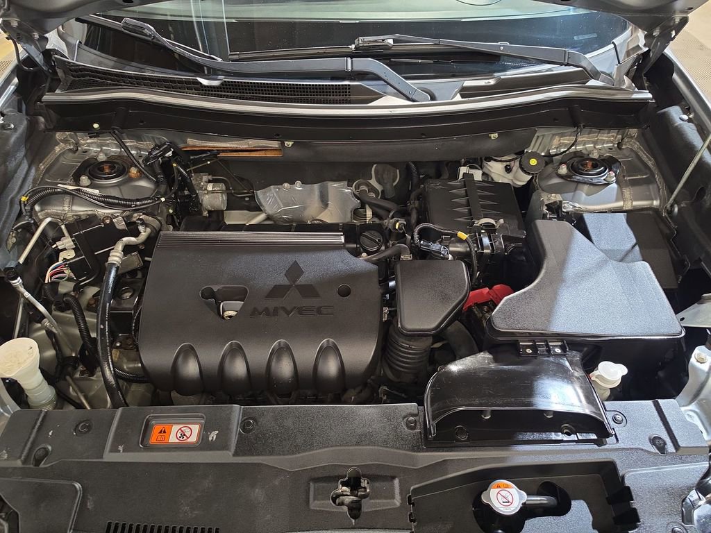 Used 2020 Mitsubishi Outlander SEL AWD/4WD image 17