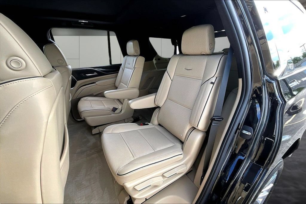 Used 2023 Cadillac Escalade Premium Luxury w/ LPO, Floor Liner Package AWD/4WD image 22