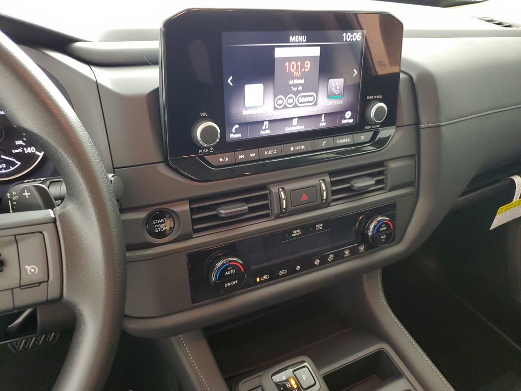 New 2025 Nissan Pathfinder S image 16