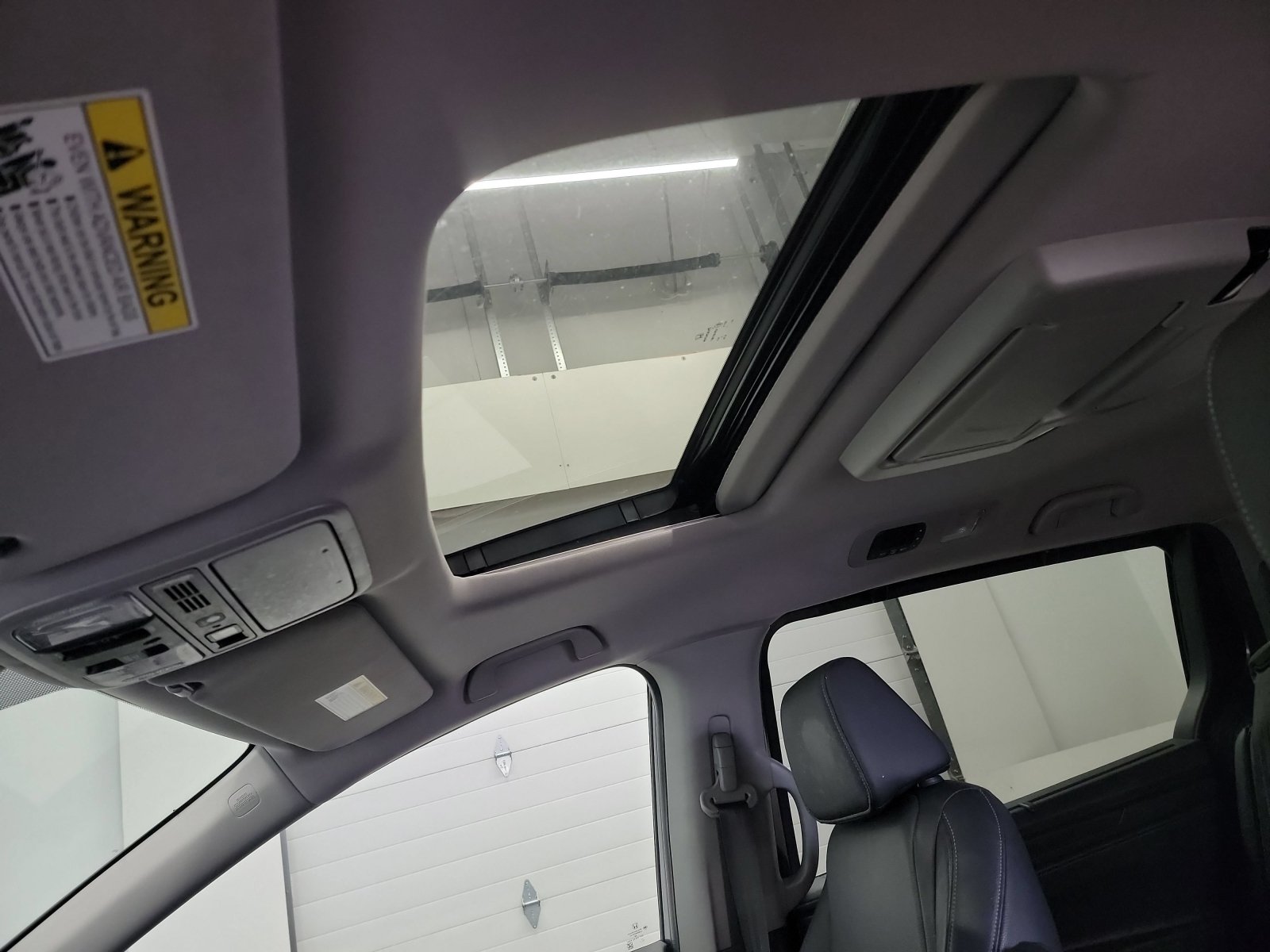 Certified 2023 Honda Odyssey Touring image 24