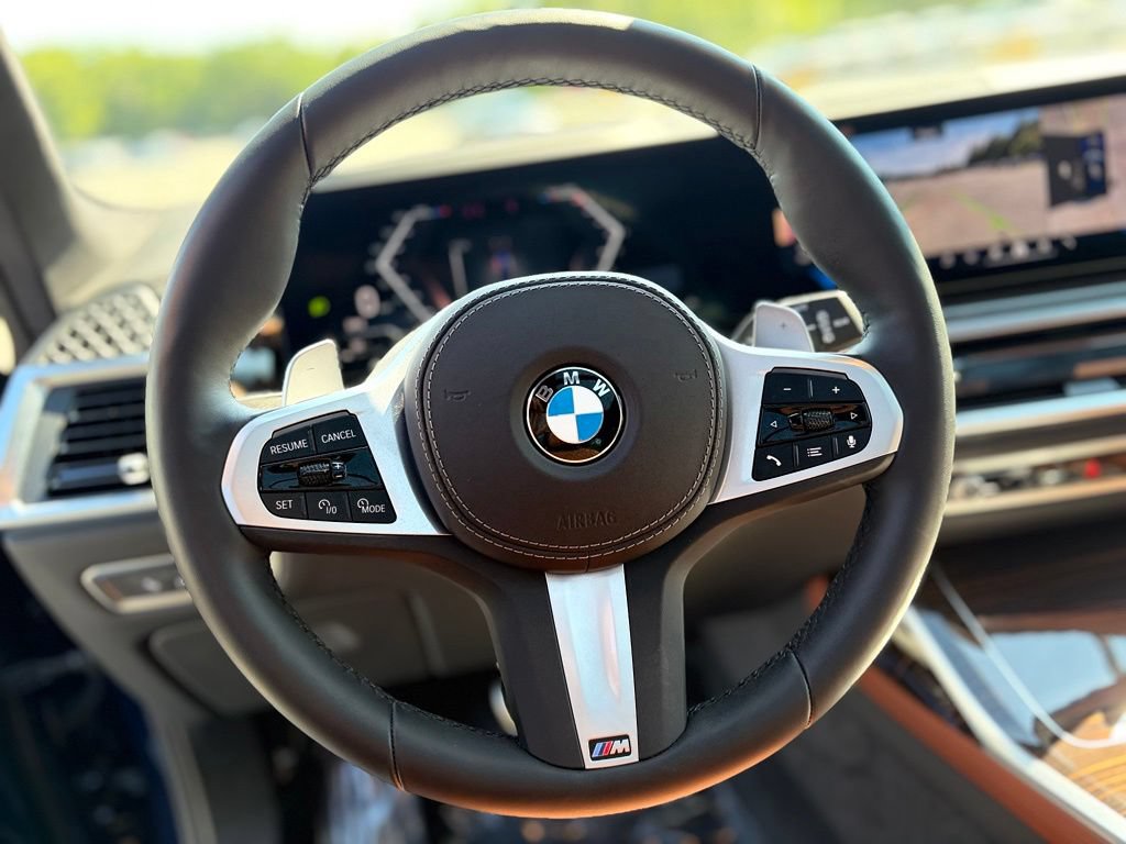 Certified 2027 BMW X7 xDrive40i w/ M Sport Package AWD/4WD image 12