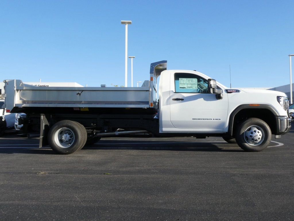New 2025 GMC Sierra 3500 Pro w/ Convenience Package AWD/4WD image 2