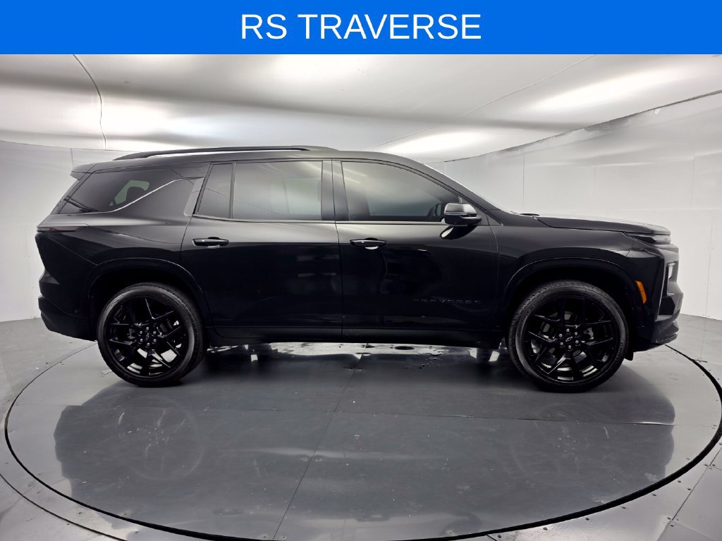 Used 2024 Chevrolet Traverse RS FWD image 3