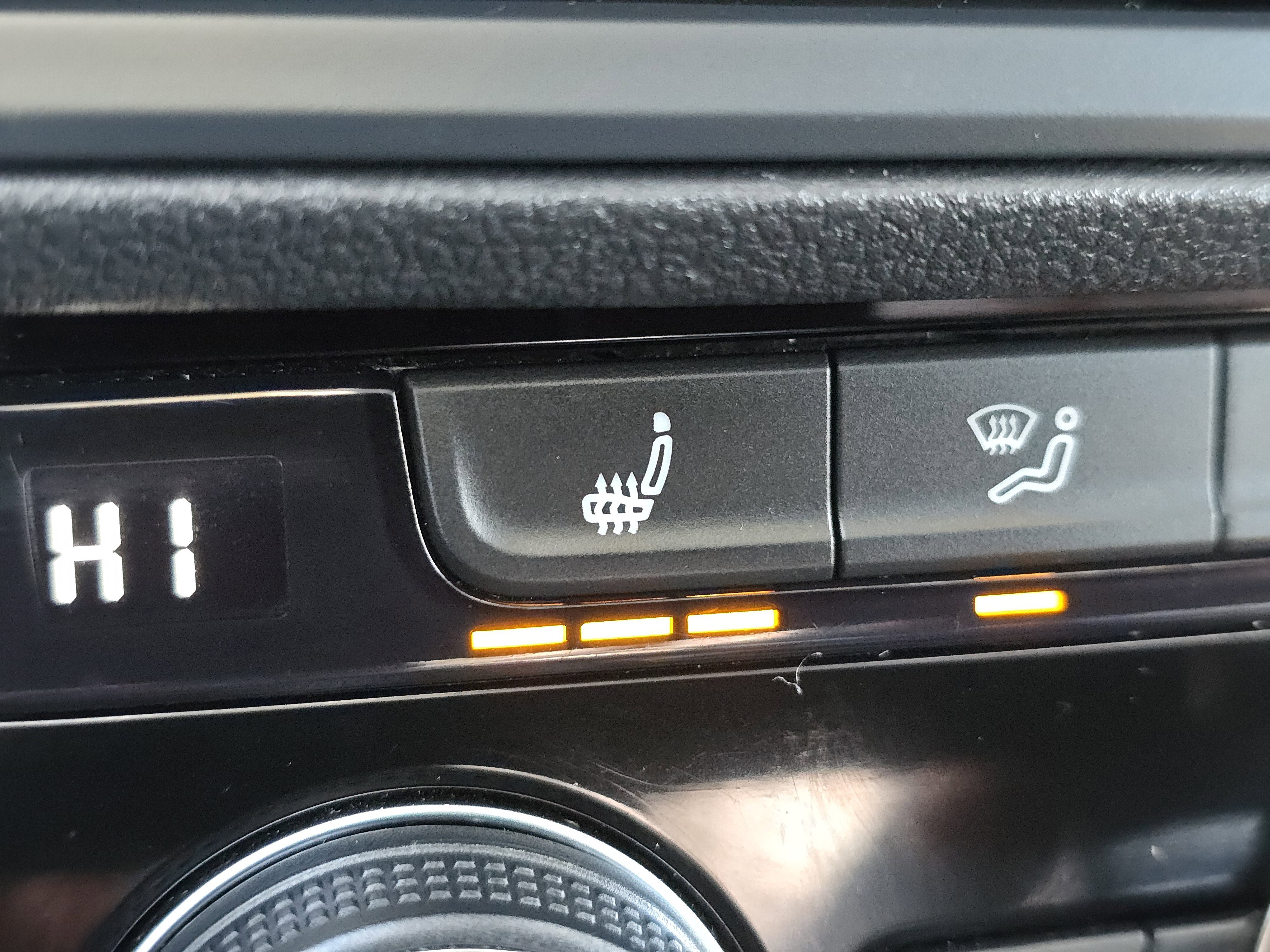 Used 2024 Volkswagen Jetta SE image 11