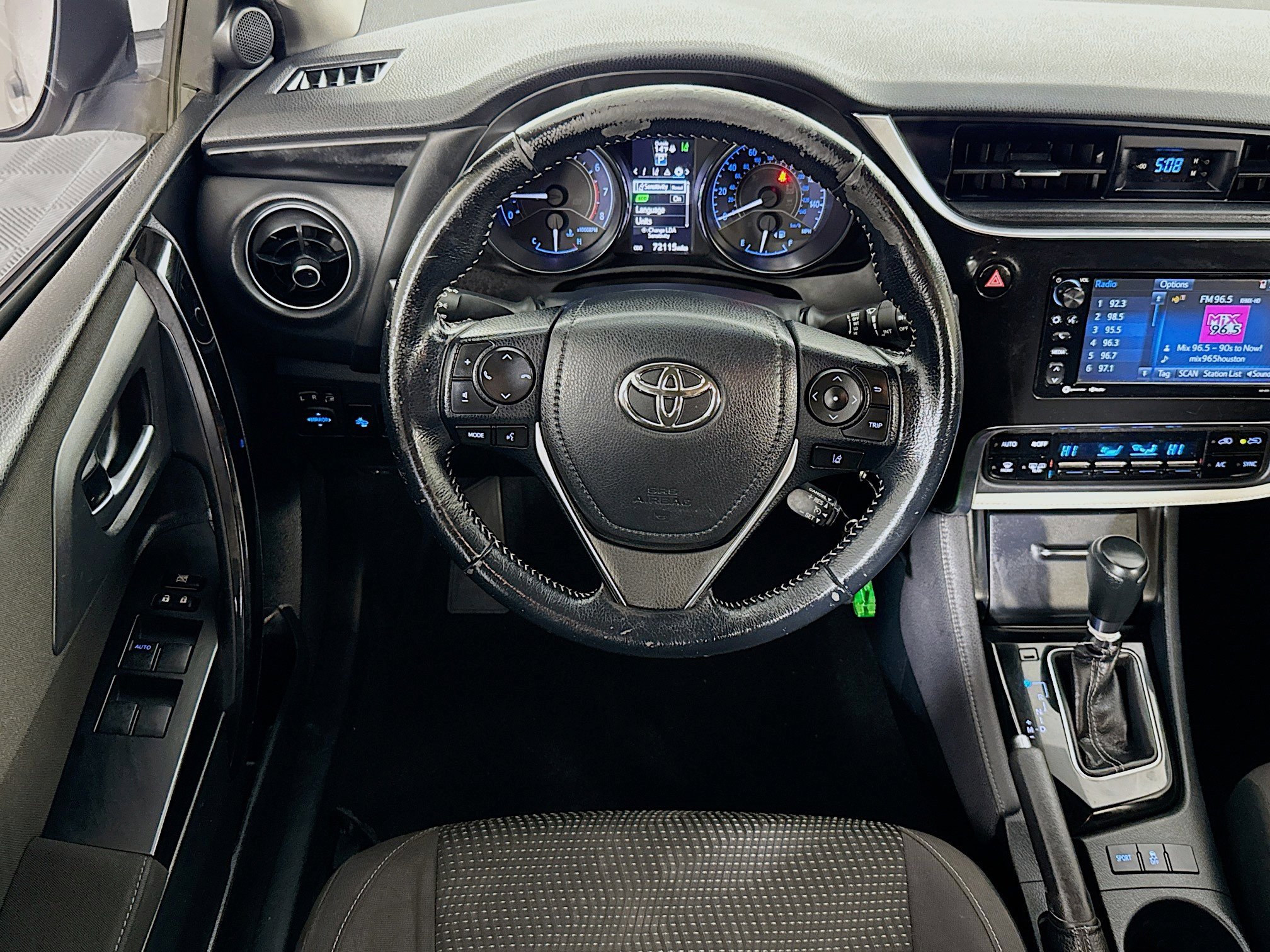 Used 2017 Toyota Corolla iM image 16