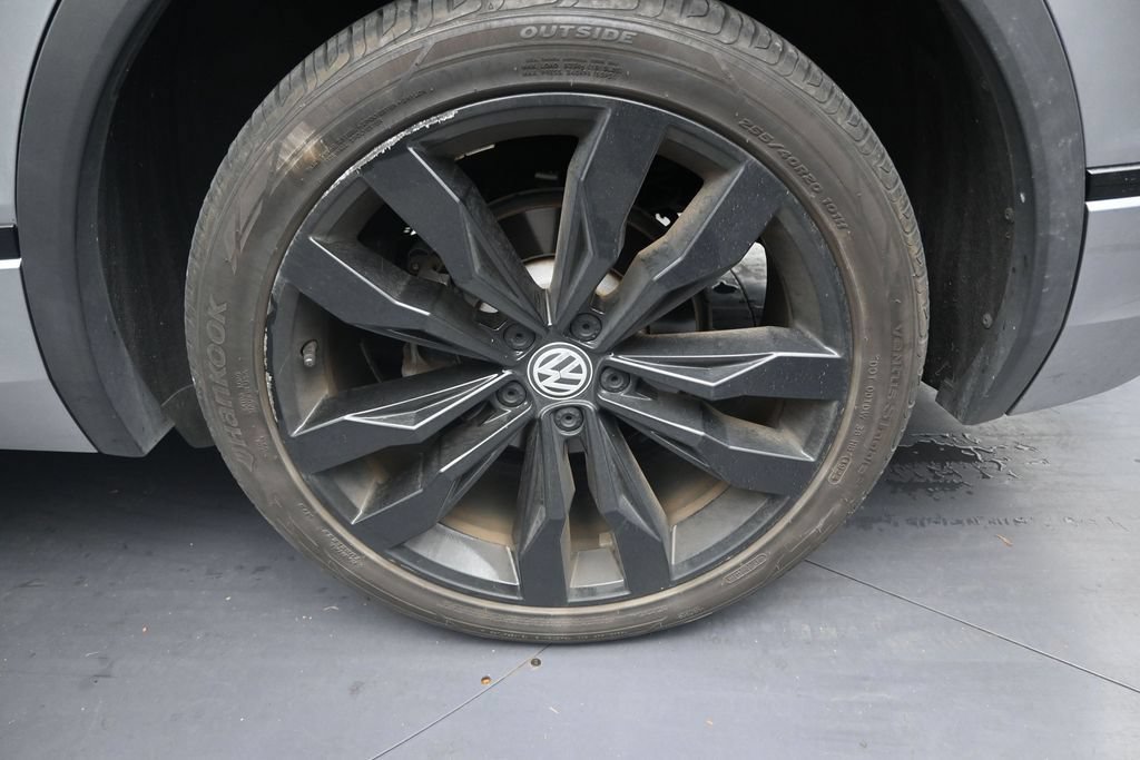 Used 2021 Volkswagen Tiguan SE R-Line FWD image 10