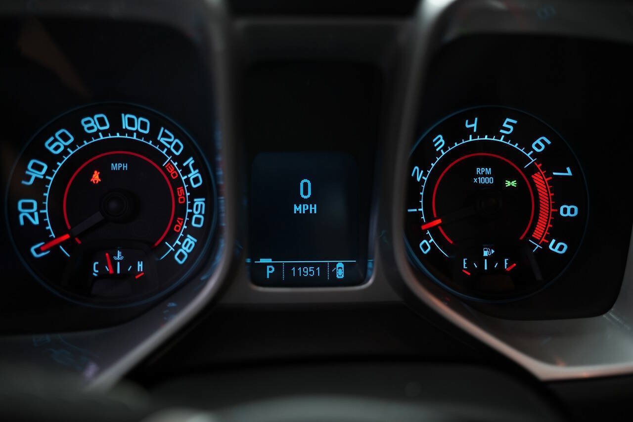 Used 2010 Chevrolet Camaro SS w/ RS Package RWD image 21