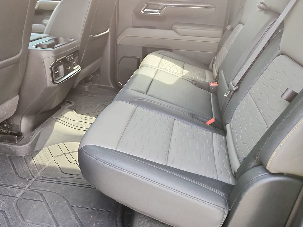 Used 2024 Chevrolet Silverado 1500 ZR2 w/ Technology Package AWD/4WD image 9