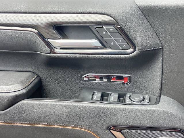Used 2025 GMC Sierra 1500 AT4 w/ Technology Package AWD/4WD image 19