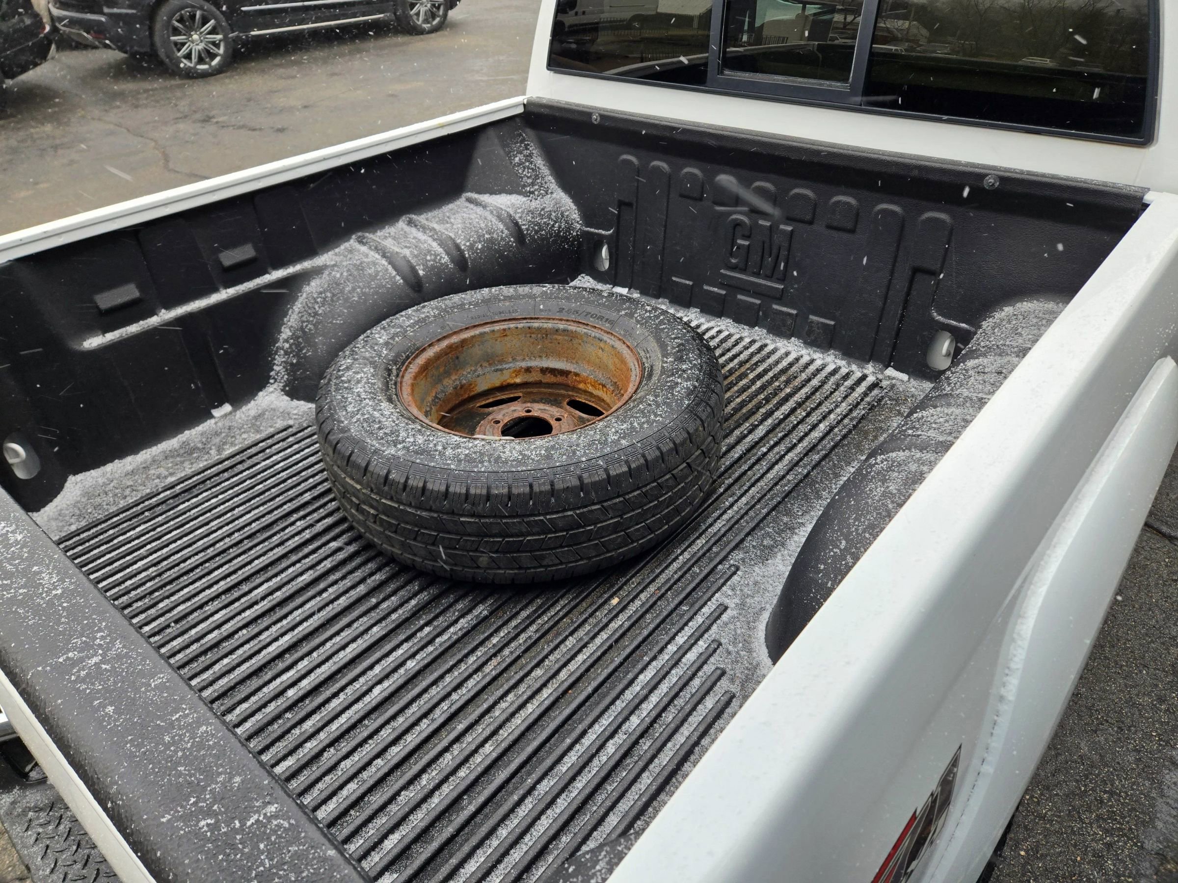 Used 2011 Chevrolet Colorado LT image 18