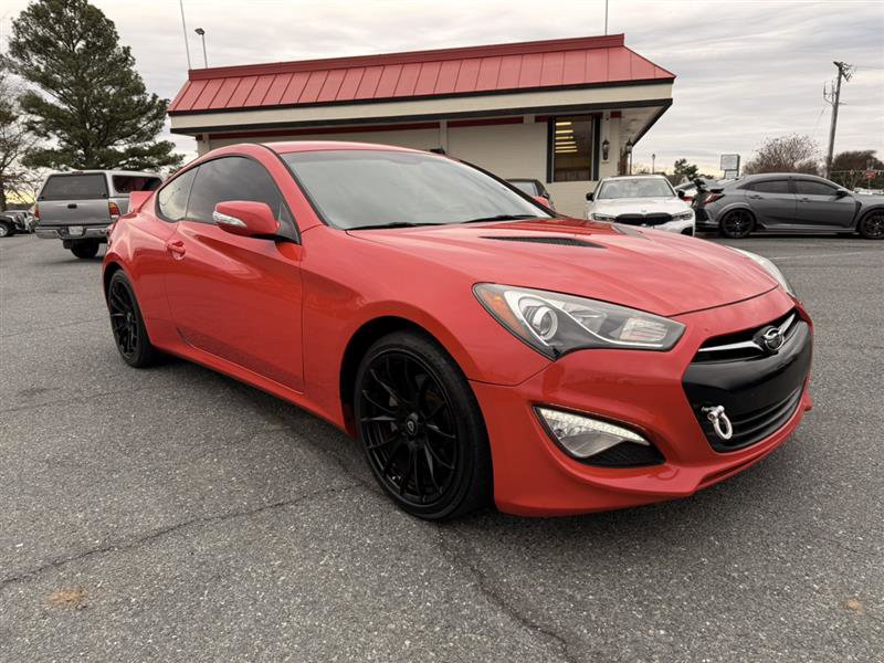 Used 2015 Hyundai Genesis 3.8 image 3