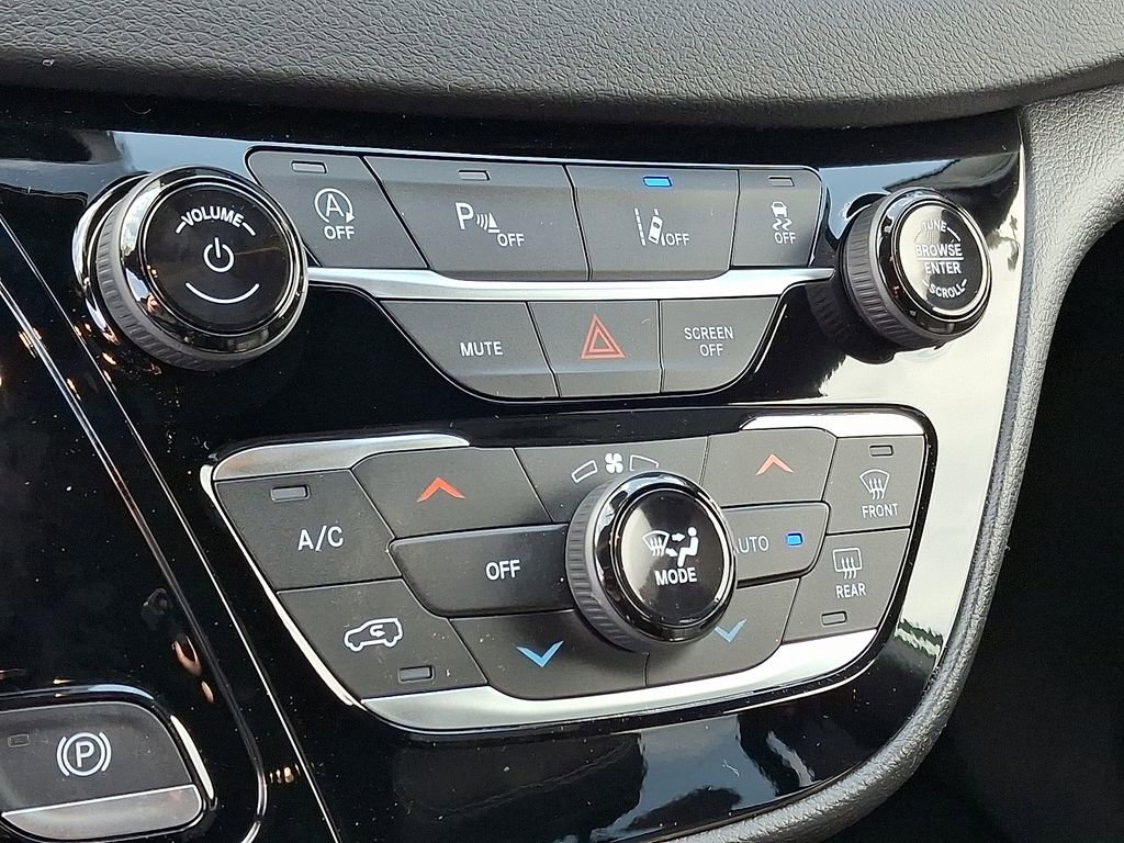 New 2026 Chrysler Voyager LX FWD image 12
