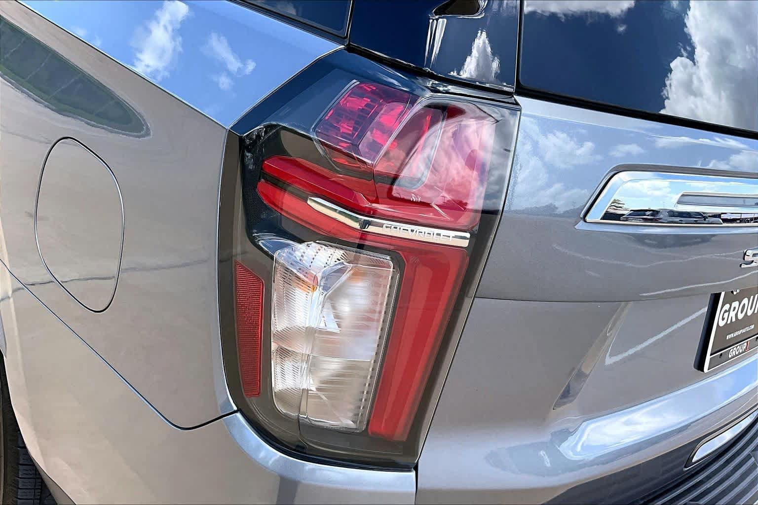 Used 2022 Chevrolet Suburban LT w/ Luxury Package RWD image 29