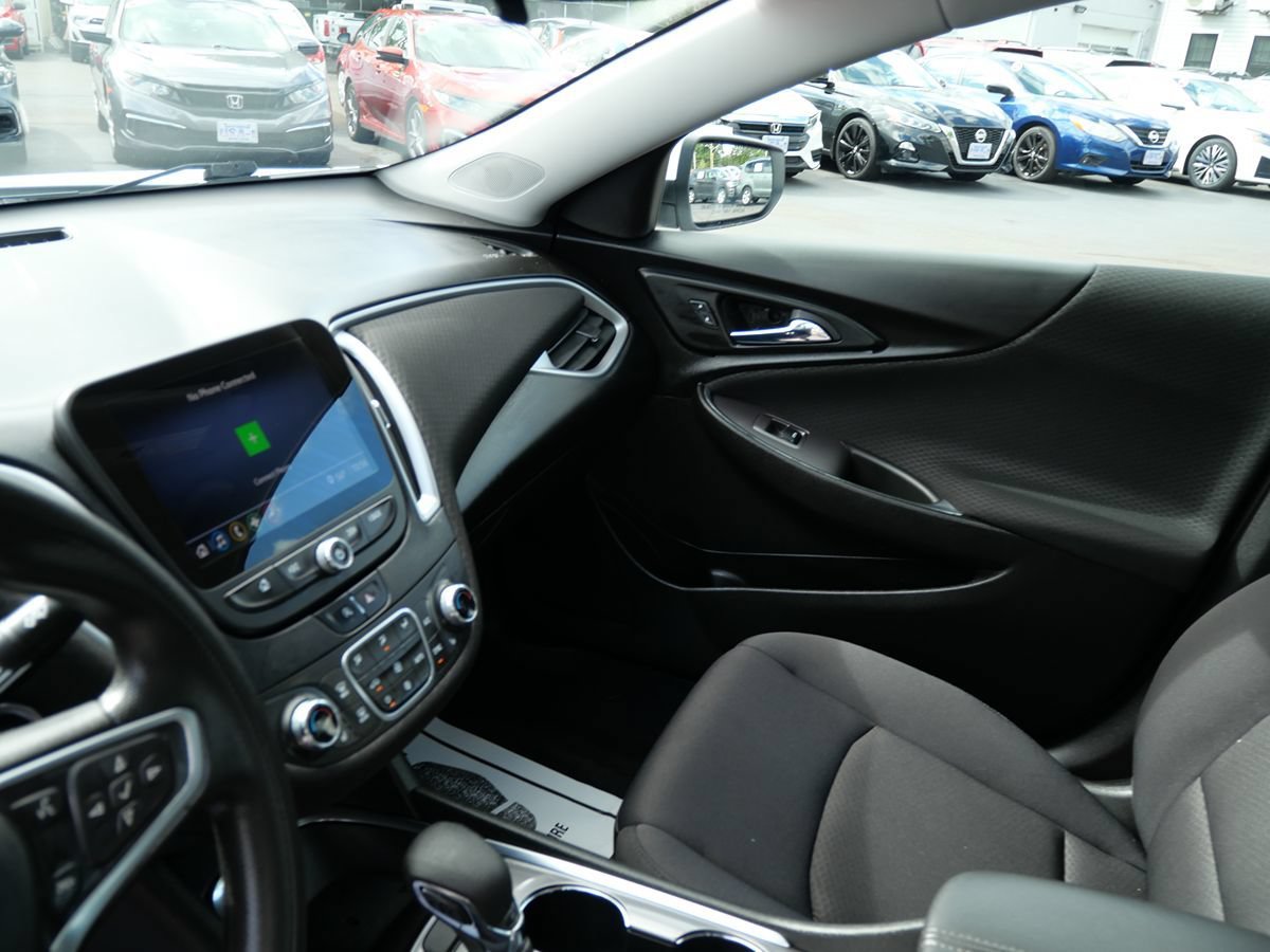 Used 2022 Chevrolet Malibu LT FWD image 13