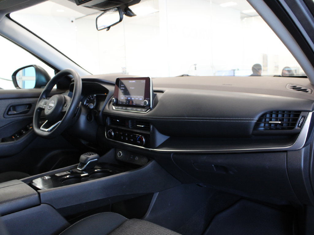 Used 2022 Nissan Rogue S FWD image 17