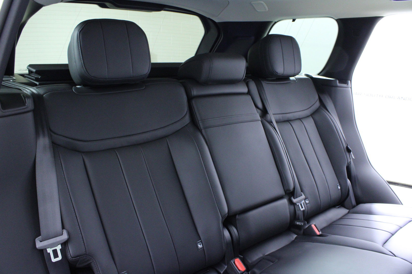 New 2025 Land Rover Range Rover SE image 12