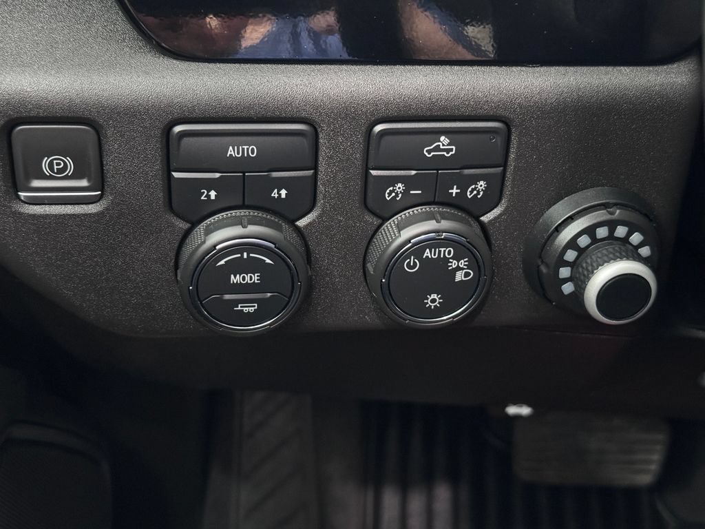 Certified 2023 Chevrolet Silverado 1500 LT AWD/4WD image 23