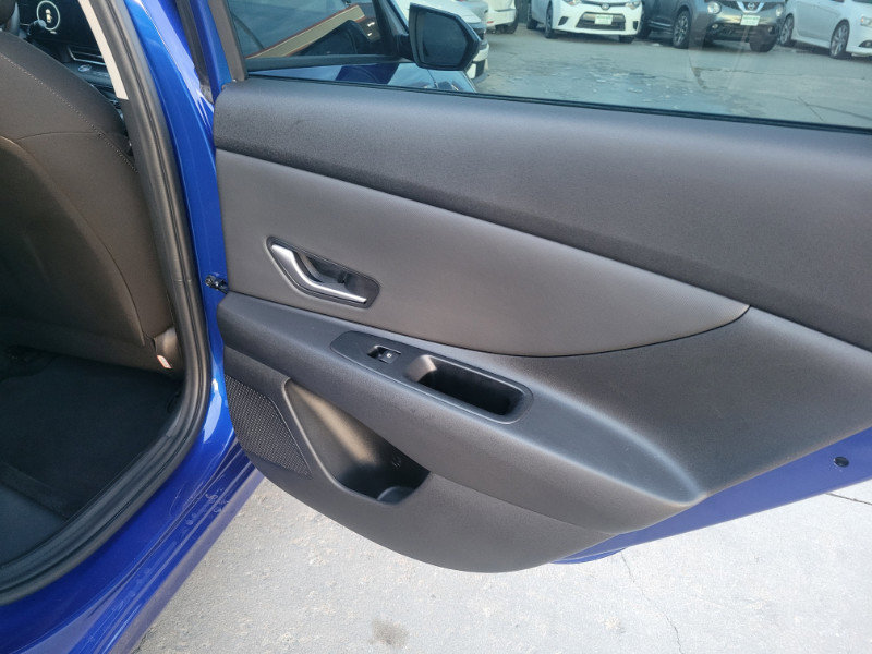 Used 2023 Hyundai Elantra SEL w/ Convenience Package image 25