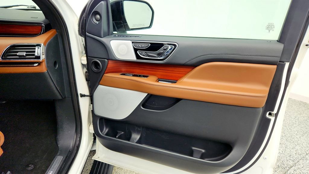 Used 2024 Lincoln Navigator Reserve AWD/4WD image 26