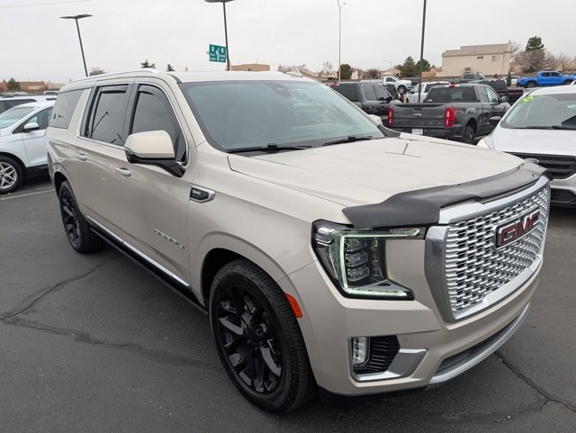Used 2022 GMC Yukon XL Denali w/ Denali Ultimate Package image 7