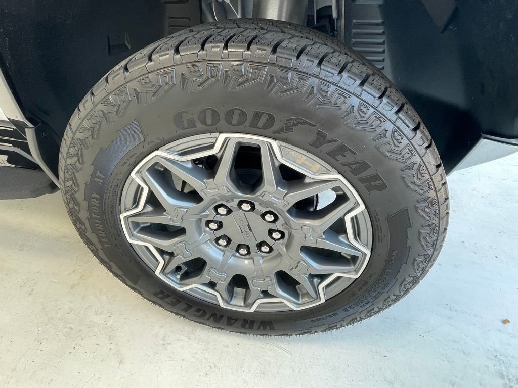 New 2025 GMC Hummer EV 3X AWD/4WD image 4
