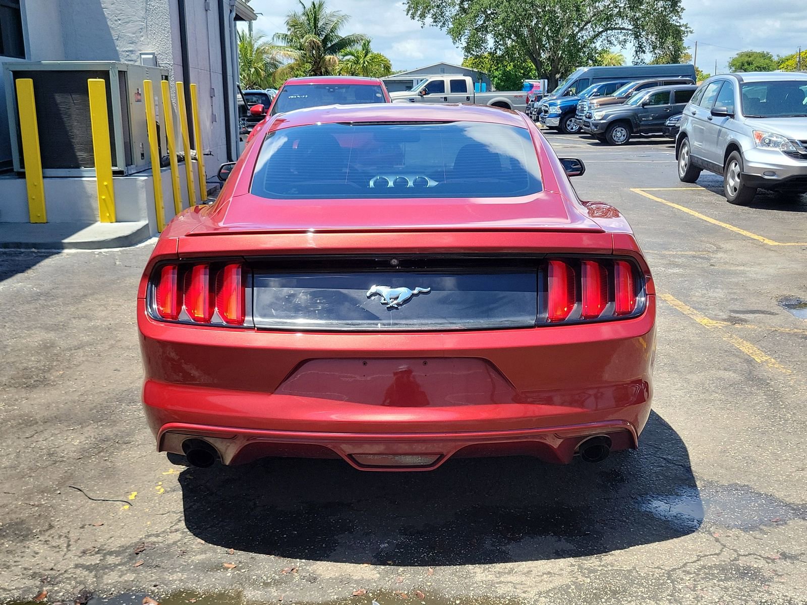 Used 2016 Ford Mustang Coupe RWD image 5