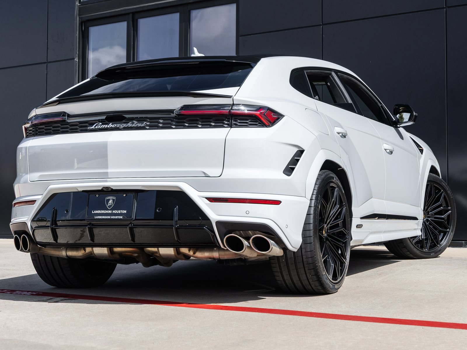 Used 2025 Lamborghini Urus S AWD/4WD image 8