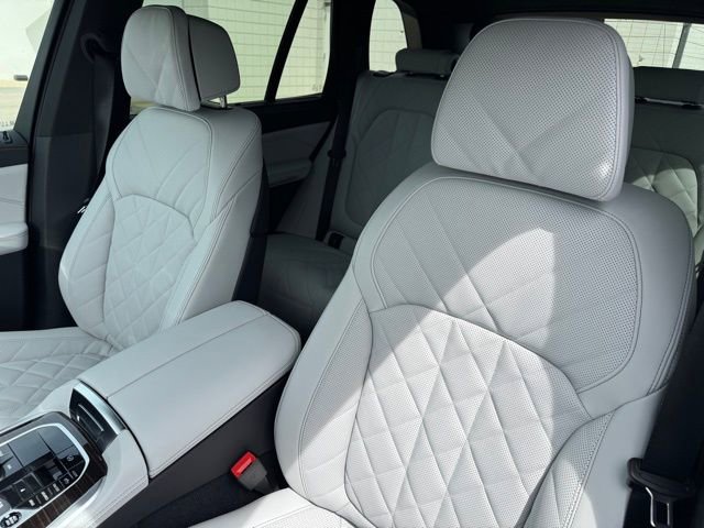 New 2026 BMW X5 xDrive40i w/ Executive Package AWD/4WD image 17
