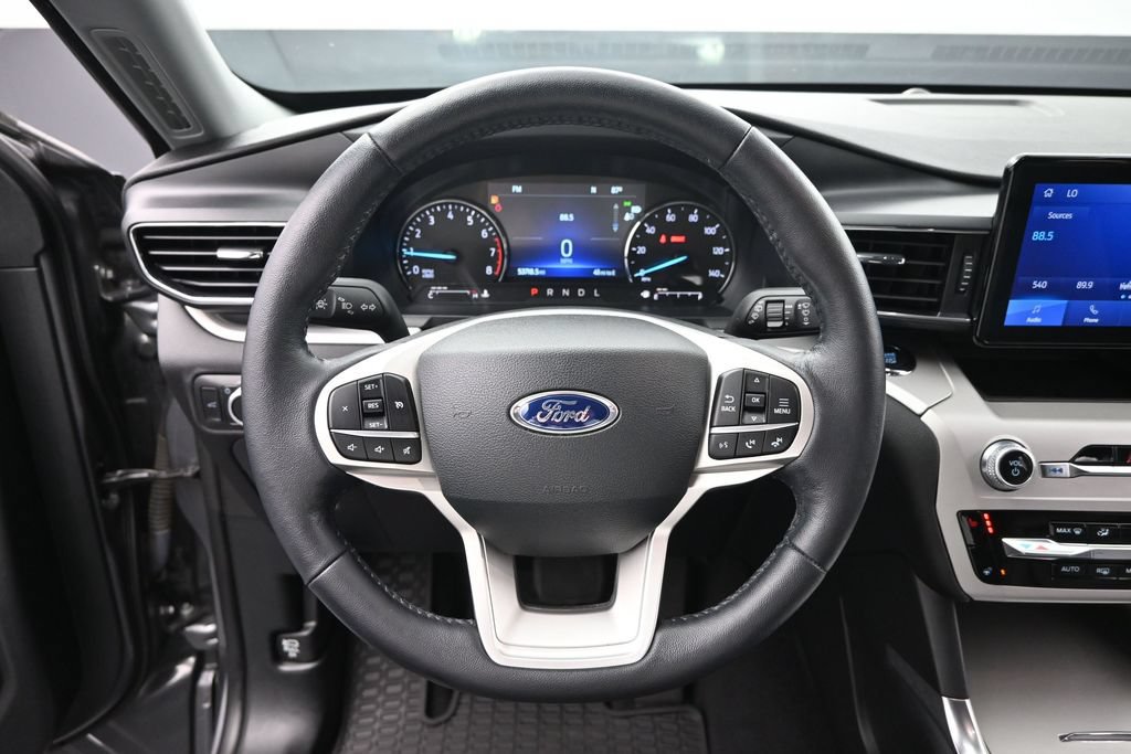 Used 2023 Ford Explorer XLT w/ Equipment Group 202A AWD/4WD image 14