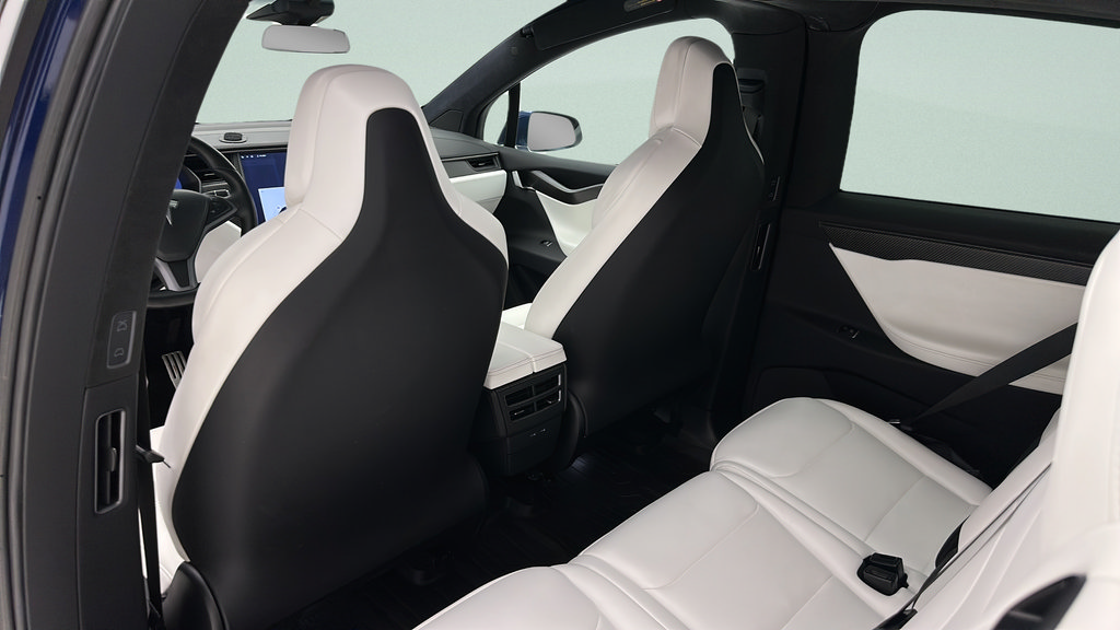 Used 2018 Tesla Model X 75D AWD/4WD image 11