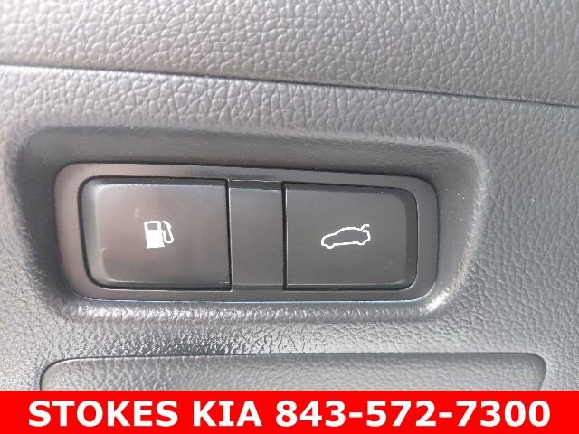 Used 2016 Kia Cadenza FWD image 19