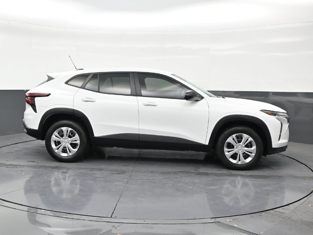 Used 2024 Chevrolet Trax LS FWD image 6