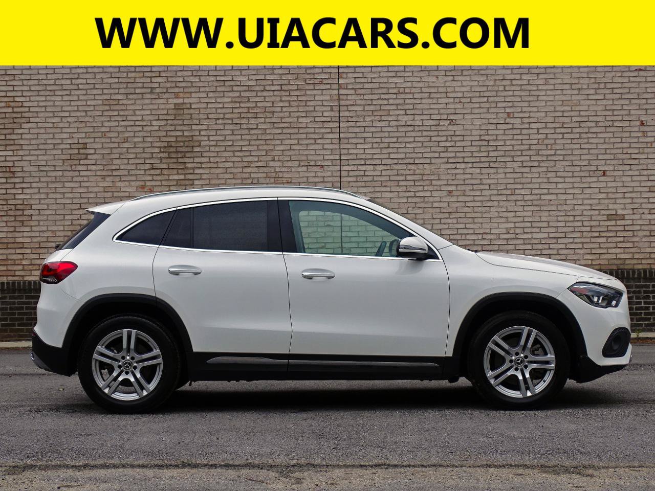 Used 2023 Mercedes-Benz GLA 250 4MATIC w/ Premium Package image 5