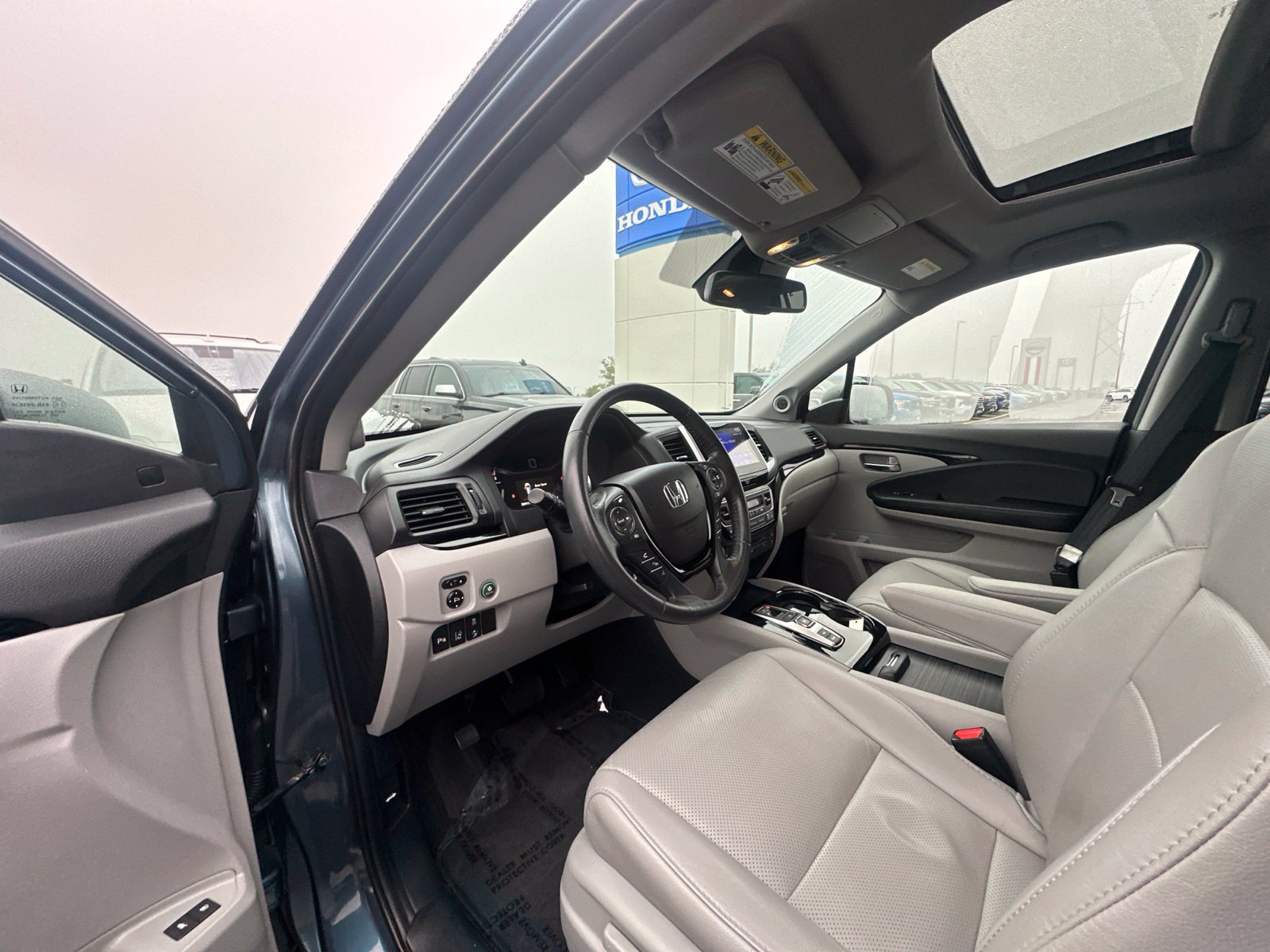 Used 2017 Honda Pilot Elite image 13
