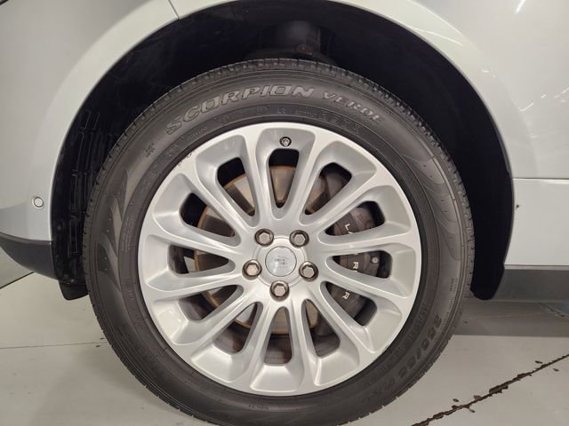 Used 2020 Land Rover Range Rover HSE image 8