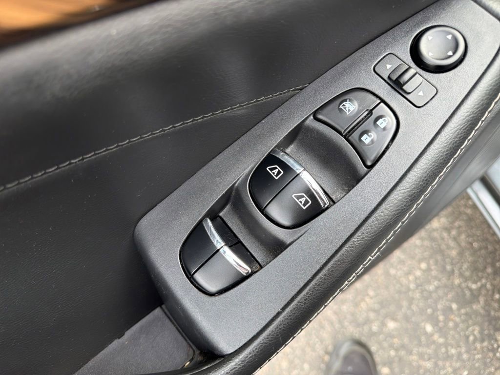 Used 2017 Nissan Maxima Platinum image 14