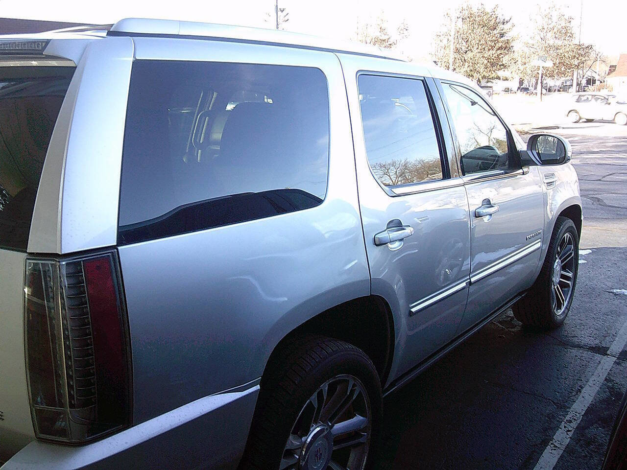 Used 2014 Cadillac Escalade Premium image 7